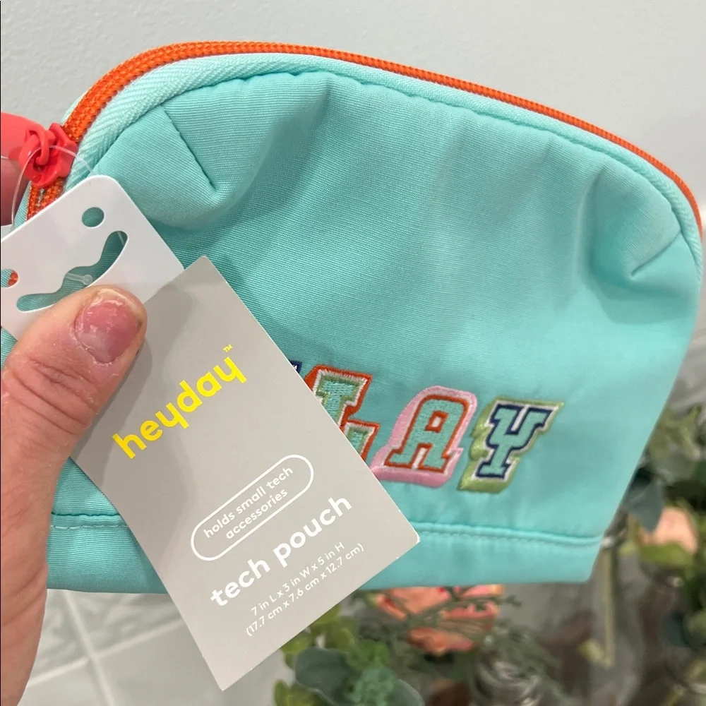 Heyday Tech Pouch 💝🌸 - Picture 3 of 12